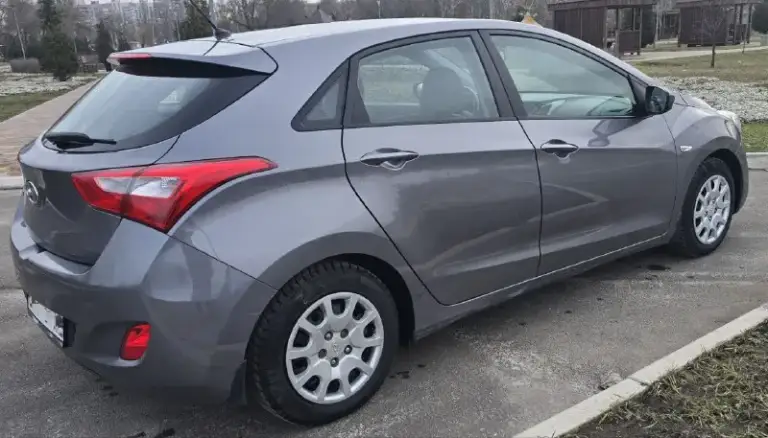 Продам hyundai i30 2014 года.
Машина в отличном сострянии.
Один хозяин по птс
Механика (шестиступенчатая)
Родной пробег 126 тыс.
Зеленая автотека.
Комплектация:
4 Стеклоподъемника
▫️Подогрев сидений
▫️Парктоник
▫️Мульти руль
▫️Ксенон
▫️Датчики света
▫️Абс
▫️Сервисная книжка
Звонмте спрашивайте торг.
Цена: 950.000₽
Тел +79494999745
📲 Tg: оксана
📞 Звоните: +7(949)4999745 - фотография - 6
