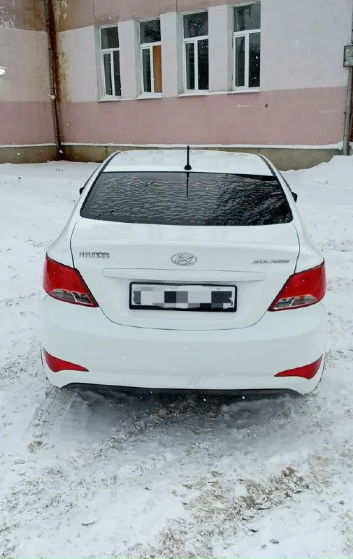 Hyundai solaris (hyundai солярис), 2015 г. В. Пробег 191 тыс. Коробка: автомат. Комплектация: -климат-контроль, - мультируль, - системы безопасности вождения, - 4 электростеклоподъемника, - сигнализация с автозапуском, два комплекта ключей, – светодиодные дневные ходовые огни, - повторители поворотников в зеркалах. Масло не есть, ход мягкий. Свежие тормозные колодки и аккумулятор, недавно поменял масло. Вложений не требует. Цена: 865 тыс. Рублей (обоснованный торг у капота). Осмотр в г. Донецке, ворошиловский район 89495749646
📞 Звоните: +7(949)5749646 - фотография - 3