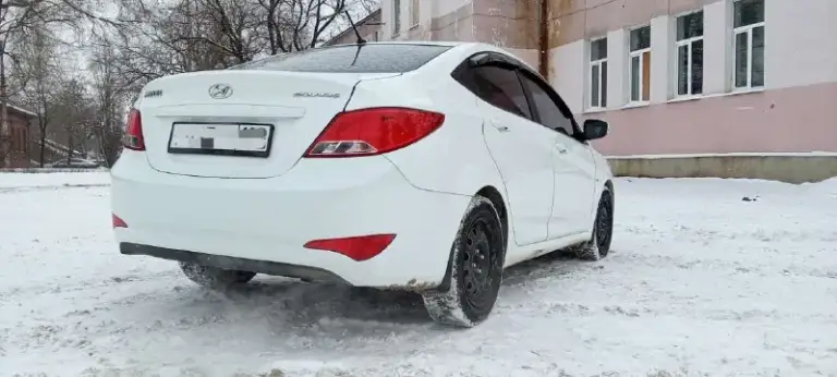 Hyundai solaris (hyundai солярис), 2015 г. В. Пробег 191 тыс. Коробка: автомат. Комплектация: -климат-контроль, - мультируль, - системы безопасности вождения, - 4 электростеклоподъемника, - сигнализация с автозапуском, два комплекта ключей, – светодиодные дневные ходовые огни, - повторители поворотников в зеркалах. Масло не есть, ход мягкий. Свежие тормозные колодки и аккумулятор, недавно поменял масло. Вложений не требует. Цена: 865 тыс. Рублей (обоснованный торг у капота). Осмотр в г. Донецке, ворошиловский район 89495749646
📞 Звоните: +7(949)5749646 - фотография - 4