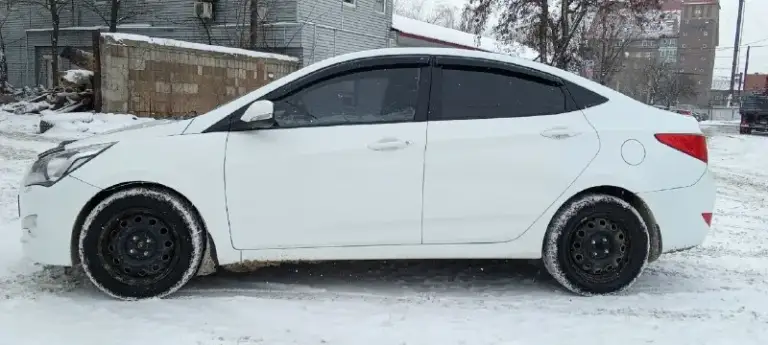 Hyundai solaris (hyundai солярис), 2015 г. В. Пробег 191 тыс. Коробка: автомат. Комплектация: -климат-контроль, - мультируль, - системы безопасности вождения, - 4 электростеклоподъемника, - сигнализация с автозапуском, два комплекта ключей, – светодиодные дневные ходовые огни, - повторители поворотников в зеркалах. Масло не есть, ход мягкий. Свежие тормозные колодки и аккумулятор, недавно поменял масло. Вложений не требует. Цена: 865 тыс. Рублей (обоснованный торг у капота). Осмотр в г. Донецке, ворошиловский район 89495749646
📞 Звоните: +7(949)5749646 - фотография - 7