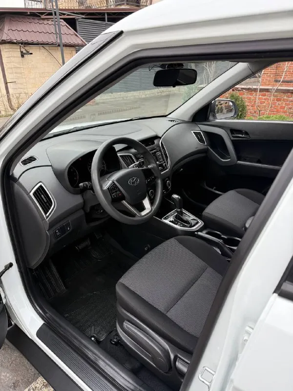 Продам hyundai creta, 2016г(декабрь), автомат, 160т. Км. Двигатель 1.6. Бензин. Без дтп. Все стекла родные включая лобовое.
Авто обслуживался только на специалезированном сервисе. Вложений не требует никаких.
Надёжный двигатель работает отлично. Не дымит, масло не ест совсем. Динамика хорошая, расход по трассе 6л, по городу 8,5л.
Коробка автомат работает без пинков, переключает плавно.
Ходовая обслужена. Зимняя резина. Вложений абсолютно не каких не требует!!!
Салон чистый, ухоженный, без царапин.
Комплектация: помощь спуска/подъема с горы, подогрев сидений, подогрев зеркал зоны дворников, мультируль, сенсорная мультимедия, камера заднего вида, парктроники и т. Д.
Цена 1.480р.   +79493942013
📲 Tg: сергей
📞 Звоните: +7(949)3942013 - фотография - 10