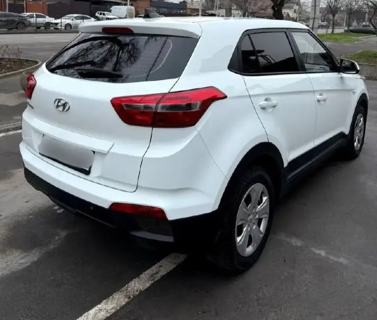 Продам hyundai creta, 2016г(декабрь), автомат, 160т. Км. Двигатель 1.6. Бензин. Без дтп. Все стекла родные включая лобовое.
Авто обслуживался только на специалезированном сервисе. Вложений не требует никаких.
Надёжный двигатель работает отлично. Не дымит, масло не ест совсем. Динамика хорошая, расход по трассе 6л, по городу 8,5л.
Коробка автомат работает без пинков, переключает плавно.
Ходовая обслужена. Зимняя резина. Вложений абсолютно не каких не требует!!!
Салон чистый, ухоженный, без царапин.
Комплектация: помощь спуска/подъема с горы, подогрев сидений, подогрев зеркал зоны дворников, мультируль, сенсорная мультимедия, камера заднего вида, парктроники и т. Д.
Цена 1.480р.   +79493942013
📲 Tg: сергей
📞 Звоните: +7(949)3942013 - фотография - 6