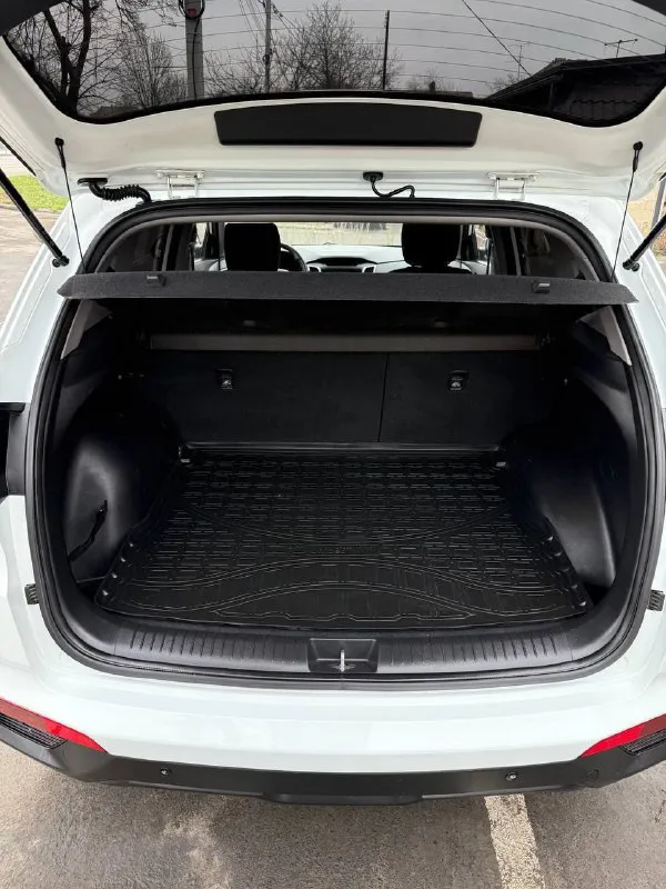 Продам hyundai creta, 2016г(декабрь), автомат, 160т. Км. Двигатель 1.6. Бензин. Без дтп. Все стекла родные включая лобовое.
Авто обслуживался только на специалезированном сервисе. Вложений не требует никаких.
Надёжный двигатель работает отлично. Не дымит, масло не ест совсем. Динамика хорошая, расход по трассе 6л, по городу 8,5л.
Коробка автомат работает без пинков, переключает плавно.
Ходовая обслужена. Зимняя резина. Вложений абсолютно не каких не требует!!!
Салон чистый, ухоженный, без царапин.
Комплектация: помощь спуска/подъема с горы, подогрев сидений, подогрев зеркал зоны дворников, мультируль, сенсорная мультимедия, камера заднего вида, парктроники и т. Д.
Цена 1.480р.   +79493942013
📲 Tg: сергей
📞 Звоните: +7(949)3942013 - фотография - 7