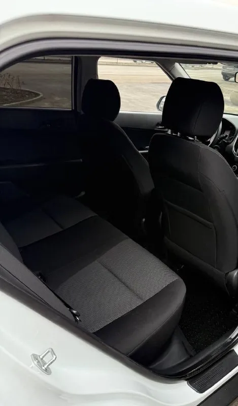 Продам hyundai creta, 2016г(декабрь), автомат, 160т. Км. Двигатель 1.6. Бензин. Без дтп. Все стекла родные включая лобовое.
Авто обслуживался только на специалезированном сервисе. Вложений не требует никаких.
Надёжный двигатель работает отлично. Не дымит, масло не ест совсем. Динамика хорошая, расход по трассе 6л, по городу 8,5л.
Коробка автомат работает без пинков, переключает плавно.
Ходовая обслужена. Зимняя резина. Вложений абсолютно не каких не требует!!!
Салон чистый, ухоженный, без царапин.
Комплектация: помощь спуска/подъема с горы, подогрев сидений, подогрев зеркал зоны дворников, мультируль, сенсорная мультимедия, камера заднего вида, парктроники и т. Д.
Цена 1.480р.   +79493942013
📲 Tg: сергей
📞 Звоните: +7(949)3942013 - фотография - 8