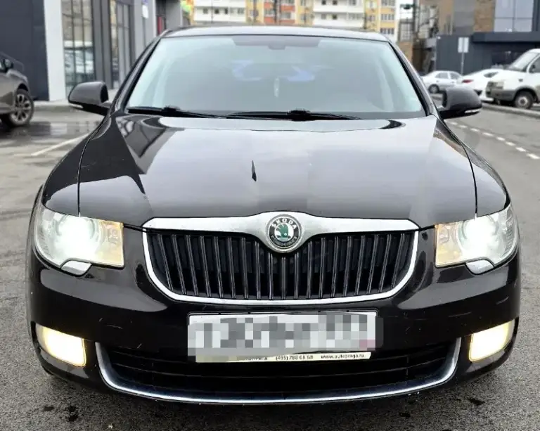 Продаю автомобиль skoda superb 2012 года.
Без дтп ✅
Два владельца ✅ птс оригинал.
Мотор 1,8 полноценный автомат ✅
Пробег 172000 ✅ два комплекта ключей.
Два комплекта колёс зима-лето.
Юридически чист.
Продажа с полным переоформлением. Вложений ни каких не требует автомобиль полностью обслужен. По кузову как на фото. Комплектация круиз-контроль, климат-контроль двухзонный, подогрев всех сидений, электро-сидений с памятью. Мульти-руль.
Датчик дождя, датчик света регулировка зеркал подогрев зеркал. Партроник. Стабилизация анти-занос. Осмотр г. Донецк звонить по номеру телефона +79490881846. Цена 1,200000 реальному покупателю торг адекватный на месте. - фотография - 2