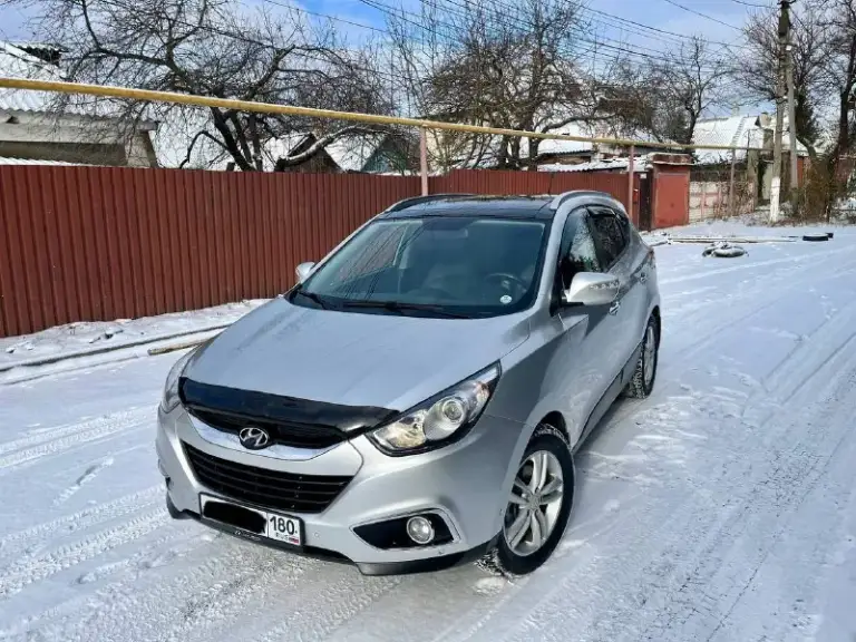 Продам hyundai ix35 sls!
Авто в отличнейшем состоянии!
# 2.0 Бензин
Пробег 204.000т. С к. М
Год 2011
Кпп автомат
Привод полный
Полностью обслужена в плоть до шлицов полного привода, и панарамы!
# В идеальном состоянии без задиров и т. Д
Комплектации максимальная !
Панорамная крыша
Без ключевой доступ
Запуск мотора с кнопки start-stop
Салон полностью кожаный родной
Заменена музыка на hannibal sounds
6 Колонок сабвуфер в штатном месте
Камера заднего вида fullhd
Парктроники
Gps навигация днр добавлено))
Hand free bluetooth с управлением на руле
Круиз контроль
Спуск с горы
Блокировка дифа
Датчик света дождя
4 Зоны обогрева сидений
2Х зонный климат
Сигнализация gsm
С автозапуском!
Два комплекта резины !
Местный учет хоз !
Осмотр г. Донецк центр пересечения ильича-шевченко
Цена 1.380.000 т. С руб.
Хороший торг !
+ 7 949 590 5326
📲 Tg: sss$
📞 +7(949)5905326
📲 Tg: sss$
📞 Звоните: +7(949)5905326 - фотография - 3