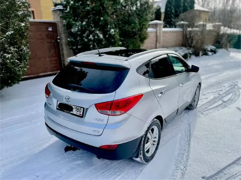 Продам hyundai ix35 sls!
Авто в отличнейшем состоянии!
# 2.0 Бензин
Пробег 204.000т. С к. М
Год 2011
Кпп автомат
Привод полный
Полностью обслужена в плоть до шлицов полного привода, и панарамы!
# В идеальном состоянии без задиров и т. Д
Комплектации максимальная !
Панорамная крыша
Без ключевой доступ
Запуск мотора с кнопки start-stop
Салон полностью кожаный родной
Заменена музыка на hannibal sounds
6 Колонок сабвуфер в штатном месте
Камера заднего вида fullhd
Парктроники
Gps навигация днр добавлено))
Hand free bluetooth с управлением на руле
Круиз контроль
Спуск с горы
Блокировка дифа
Датчик света дождя
4 Зоны обогрева сидений
2Х зонный климат
Сигнализация gsm
С автозапуском!
Два комплекта резины !
Местный учет хоз !
Осмотр г. Донецк центр пересечения ильича-шевченко
Цена 1.380.000 т. С руб.
Хороший торг !
+ 7 949 590 5326
📲 Tg: sss$
📞 +7(949)5905326
📲 Tg: sss$
📞 Звоните: +7(949)5905326 - фотография - 4