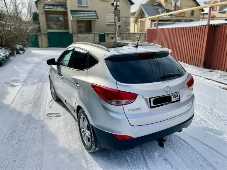 Продам hyundai ix35 sls!
Авто в отличнейшем состоянии!
# 2.0 Бензин
Пробег 204.000т. С к. М
Год 2011
Кпп автомат
Привод полный
Полностью обслужена в плоть до шлицов полного привода, и панарамы!
# В идеальном состоянии без задиров и т. Д
Комплектации максимальная !
Панорамная крыша
Без ключевой доступ
Запуск мотора с кнопки start-stop
Салон полностью кожаный родной
Заменена музыка на hannibal sounds
6 Колонок сабвуфер в штатном месте
Камера заднего вида fullhd
Парктроники
Gps навигация днр добавлено))
Hand free bluetooth с управлением на руле
Круиз контроль
Спуск с горы
Блокировка дифа
Датчик света дождя
4 Зоны обогрева сидений
2Х зонный климат
Сигнализация gsm
С автозапуском!
Два комплекта резины !
Местный учет хоз !
Осмотр г. Донецк центр пересечения ильича-шевченко
Цена 1.380.000 т. С руб.
Хороший торг !
+ 7 949 590 5326
📲 Tg: sss$
📞 +7(949)5905326
📲 Tg: sss$
📞 Звоните: +7(949)5905326 - фотография - 6