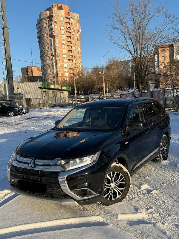 В продаже mitsubishi outlander 2017 года выпуска!
Автомобиль на бензиновом моторе объемом 2.0 литра, работает идеально без каких либо посторонних шумов, в отличном состоянии без каких либо дефектов!
Автомобиль в красивом черном цвете на красивых дисках без внимания не остается, стоит дорогой андроид магнитофо.
Юридически абсолютно чистый автомобиль, возможна продажа в кредит также рассмотрю ваши предложения на обмен.
Осмотр донецк
Цена: 1.580.000₽, торг быстрому покупателю
☎️ +7 (949) 628-72-17
📞 Звоните: +7(949)6287217 - фотография - 2