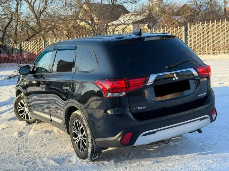 В продаже mitsubishi outlander 2017 года выпуска!
Автомобиль на бензиновом моторе объемом 2.0 литра, работает идеально без каких либо посторонних шумов, в отличном состоянии без каких либо дефектов!
Автомобиль в красивом черном цвете на красивых дисках без внимания не остается, стоит дорогой андроид магнитофо.
Юридически абсолютно чистый автомобиль, возможна продажа в кредит также рассмотрю ваши предложения на обмен.
Осмотр донецк
Цена: 1.580.000₽, торг быстрому покупателю
☎️ +7 (949) 628-72-17
📞 Звоните: +7(949)6287217 - фотография - 6