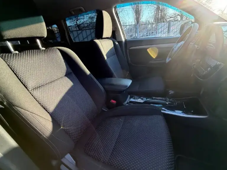 В продаже mitsubishi outlander 2017 года выпуска!
Автомобиль на бензиновом моторе объемом 2.0 литра, работает идеально без каких либо посторонних шумов, в отличном состоянии без каких либо дефектов!
Автомобиль в красивом черном цвете на красивых дисках без внимания не остается, стоит дорогой андроид магнитофо.
Юридически абсолютно чистый автомобиль, возможна продажа в кредит также рассмотрю ваши предложения на обмен.
Осмотр донецк
Цена: 1.580.000₽, торг быстрому покупателю
☎️ +7 (949) 628-72-17
📞 Звоните: +7(949)6287217 - фотография - 8