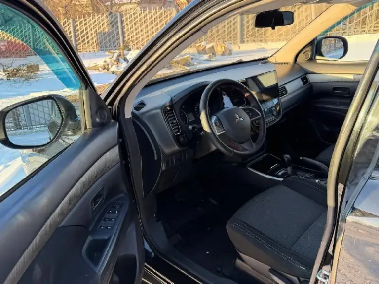 В продаже mitsubishi outlander 2017 года выпуска!
Автомобиль на бензиновом моторе объемом 2.0 литра, работает идеально без каких либо посторонних шумов, в отличном состоянии без каких либо дефектов!
Автомобиль в красивом черном цвете на красивых дисках без внимания не остается, стоит дорогой андроид магнитофо.
Юридически абсолютно чистый автомобиль, возможна продажа в кредит также рассмотрю ваши предложения на обмен.
Осмотр донецк
Цена: 1.580.000₽, торг быстрому покупателю
☎️ +7 (949) 628-72-17
📞 Звоните: +7(949)6287217 - фотография - 9