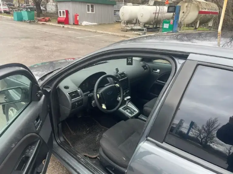 Продам надежный автомобиль проверенный временем ford mondeo 2003 года выпуска.
2.0 Бензин самый надежный мотор, коробка автомат работает без пинков и рывков !!!
Автомобиль в хорошем состоянии как по технике и по косметике !
По кузову все целое !
Комплектация: гур, климат контроль, 4 стеклоподъемника, подогрев сидений, электропривод сидений, обогрев переднего и заднего стекла, электрозеркала, установлена хорошая android магнитола.
Авто с полным переоформлением в мрэо.
Цена 440 тыс. Руб. Хороший торг у капота автомобиля !!!
Номер телефона +79497037448
+79497037448
Осмотр г. Макеевка.
📞 Звоните: +7(949)7037448 - фотография - 7