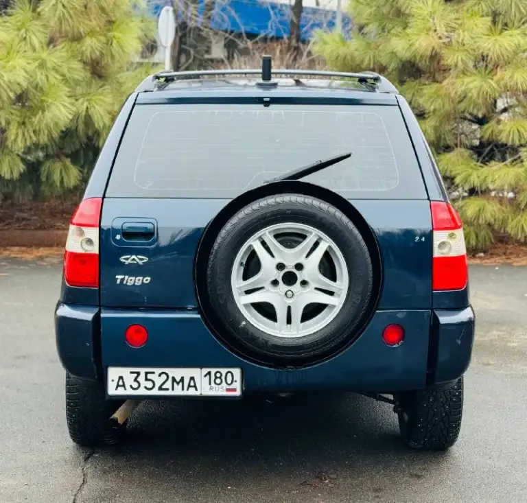 Марка: cherry tiggo t11
Год выпуска: 2007
Обьем мотора: 2.4
Коробка: механическая
Пробег: 253.000
Описание: машина на отличном ходу, мотор в отличном состоянии не дымит не троит масло не кушает, коробка включается без хрустов и вылета, дно пороги в отличном состоянии без дыр, ходовая часть без нареканий, по кузову машинка как на фото, я собственник продаю тоже я, техосмотр есть!
Комплектация: abs, airbag, кондей (рабочий и заправлен), подогрев передних сидений, обогрев переднего и заднего стекла, гидроусилитель руля, все электро стекла подъемники с доводчиком, электро зеркала, люк ( работает во всех положениях не течет), сигнализация центральный замок с автозапуском.
Осмотр: донецк/макеевка
Цена: 435.000 руб торг у капота!
Связь: +79494046797 +79939005954 телеграм и вотсап на этих же номерах.
Так же рассмотрю варианты обмена. - фотография - 4