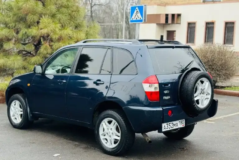 Марка: cherry tiggo t11
Год выпуска: 2007
Обьем мотора: 2.4
Коробка: механическая
Пробег: 253.000
Описание: машина на отличном ходу, мотор в отличном состоянии не дымит не троит масло не кушает, коробка включается без хрустов и вылета, дно пороги в отличном состоянии без дыр, ходовая часть без нареканий, по кузову машинка как на фото, я собственник продаю тоже я, техосмотр есть!
Комплектация: abs, airbag, кондей (рабочий и заправлен), подогрев передних сидений, обогрев переднего и заднего стекла, гидроусилитель руля, все электро стекла подъемники с доводчиком, электро зеркала, люк ( работает во всех положениях не течет), сигнализация центральный замок с автозапуском.
Осмотр: донецк/макеевка
Цена: 435.000 руб торг у капота!
Связь: +79494046797 +79939005954 телеграм и вотсап на этих же номерах.
Так же рассмотрю варианты обмена. - фотография - 5