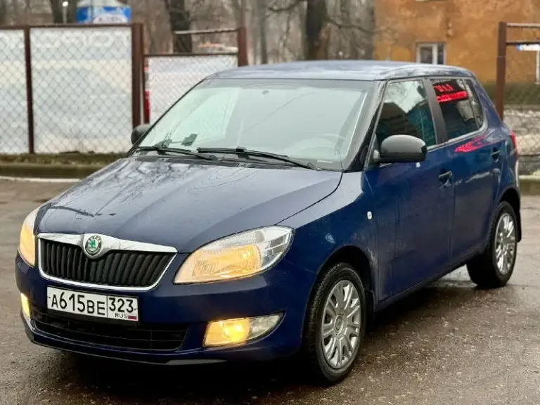 💶 Цена:690.000
📮 Город:донецк
🚘 Марка / модель:skoda fabia 2(рестайлинг)
📅 Год выпуска:2011
📊 Пробег:200000км
⛽ Двигатель (тип, объем, ):бензин 1.6
🔧 Тип кпп:автомат
📝 Описание:техосмотр пройден. Два ключа. Оригинальный птс. Кондиционер работает. Новая зимняя резина. Готовы на любые проверки. Полностью обслужена. Переоформление без проблем. Возможна продажа в кредит.
☎ Контактный телефон:+79495001160 - фотография - 3