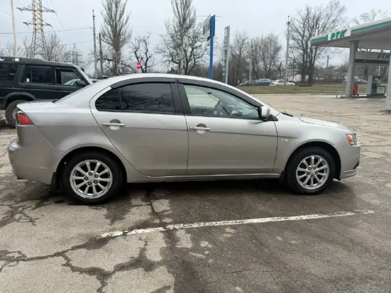 Mitsubishi lancer x 2012 год
Мотор 1.6 коробка автомат.
Родной пробег 135 тыс км.
Автомобиль в хорошем состоянии.
Мотор работает отлично. Акпп также в штатном режиме.
Все стекла родные.
Комплектация: 4 эсп, кондиционер, мультируль, установлена магнитола с камерой заднего вида, сигнализация, подогревы передних сидений.
Из последнего меняли: амортизаторы( перед, зад), термостат, масло в акпп.
Документы в порядке. Полное переоформление.
Цена: 950 тыс
+79495064409 - фотография - 7