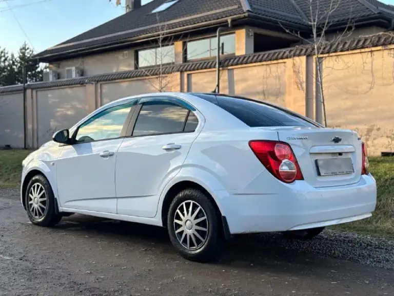 Продам chevrolet aveo т300
Год выпуска: 2013
Объем: 1,6 бензин, механика.
Пробег: 150 тыс. Км.
✅ Полностью в родном окрасе.
✅ Стекла все родные, включая лобовое.
✅ Автомобиль без рыжиков, кузов и днище без гнили.
На автомобиль времени и средств не жалели. Обслужен полностью, проведено много работ.
Из последних замен. Комплект грм. Замена радиатора. Замена подушек двигателя. Перебрана ходовая. И колодки.
, Коробка - без каких-либо нареканий. Подвеска идеальная, без стуков. Все работает как и должно.
Просторный, комфортный автомобиль, с приятным расходом топлива.
✅ 2 Ключа. Сервисные книги.
Машиной будете довольны. Работает каждая кнопочка.
Цена: 680 ₽ торг.
+7-949-813-10-44
По всем вопросам звоните.
Нахожусь в донецке.

📞 Звоните: +7(949)8131044 - фотография - 4
