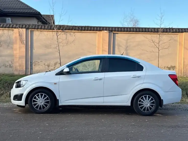 Продам chevrolet aveo т300
Год выпуска: 2013
Объем: 1,6 бензин, механика.
Пробег: 150 тыс. Км.
✅ Полностью в родном окрасе.
✅ Стекла все родные, включая лобовое.
✅ Автомобиль без рыжиков, кузов и днище без гнили.
На автомобиль времени и средств не жалели. Обслужен полностью, проведено много работ.
Из последних замен. Комплект грм. Замена радиатора. Замена подушек двигателя. Перебрана ходовая. И колодки.
, Коробка - без каких-либо нареканий. Подвеска идеальная, без стуков. Все работает как и должно.
Просторный, комфортный автомобиль, с приятным расходом топлива.
✅ 2 Ключа. Сервисные книги.
Машиной будете довольны. Работает каждая кнопочка.
Цена: 680 ₽ торг.
+7-949-813-10-44
По всем вопросам звоните.
Нахожусь в донецке.

📞 Звоните: +7(949)8131044 - фотография - 6