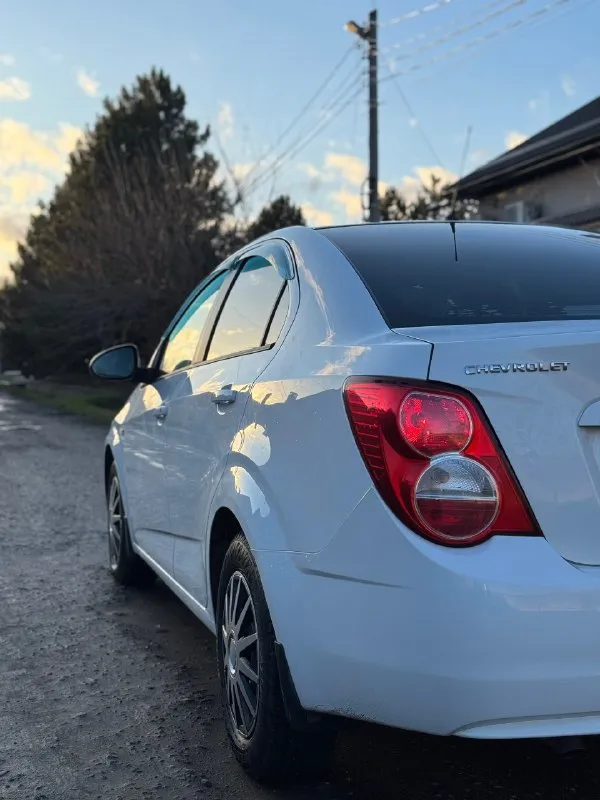 Продам chevrolet aveo т300
Год выпуска: 2013
Объем: 1,6 бензин, механика.
Пробег: 150 тыс. Км.
✅ Полностью в родном окрасе.
✅ Стекла все родные, включая лобовое.
✅ Автомобиль без рыжиков, кузов и днище без гнили.
На автомобиль времени и средств не жалели. Обслужен полностью, проведено много работ.
Из последних замен. Комплект грм. Замена радиатора. Замена подушек двигателя. Перебрана ходовая. И колодки.
, Коробка - без каких-либо нареканий. Подвеска идеальная, без стуков. Все работает как и должно.
Просторный, комфортный автомобиль, с приятным расходом топлива.
✅ 2 Ключа. Сервисные книги.
Машиной будете довольны. Работает каждая кнопочка.
Цена: 680 ₽ торг.
+7-949-813-10-44
По всем вопросам звоните.
Нахожусь в донецке.

📞 Звоните: +7(949)8131044 - фотография - 7