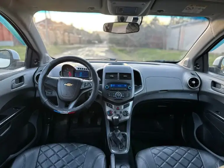 Продам chevrolet aveo т300
Год выпуска: 2013
Объем: 1,6 бензин, механика.
Пробег: 150 тыс. Км.
✅ Полностью в родном окрасе.
✅ Стекла все родные, включая лобовое.
✅ Автомобиль без рыжиков, кузов и днище без гнили.
На автомобиль времени и средств не жалели. Обслужен полностью, проведено много работ.
Из последних замен. Комплект грм. Замена радиатора. Замена подушек двигателя. Перебрана ходовая. И колодки.
, Коробка - без каких-либо нареканий. Подвеска идеальная, без стуков. Все работает как и должно.
Просторный, комфортный автомобиль, с приятным расходом топлива.
✅ 2 Ключа. Сервисные книги.
Машиной будете довольны. Работает каждая кнопочка.
Цена: 680 ₽ торг.
+7-949-813-10-44
По всем вопросам звоните.
Нахожусь в донецке.

📞 Звоните: +7(949)8131044 - фотография - 9