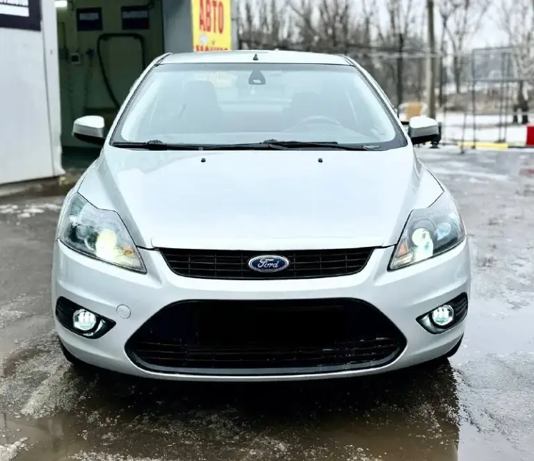 Ford фокус 2 рейсталинг 2012год.
Срочно очень срочно.
Цена 575 тыс. Руб.
Торг у капота. 1.6 механика.
Пробег 210
Авто в отличном состоянии вложений не требует не каких. Кузов выглядит отлично как на фото так и в живую. Без гнили без ржавчины, без вмятин и царапин, дно стаканы ланджероны пороги в отличном состоянии. Работает отлично масло не есть, не дымит, не троит, тянет хорошо. Коробка тоже в отличном состоянии. Ходовая вся перебрана вложений не требует. Очень мягка и комфортно без посторонних звуков. Салон в отличном состоянии чистый и ухоженный. Хорошая комплектация:кондиционер, гур, подогрев сидений, зеркал, эл. Подогрев лобового и заднего стекла, эл. Стеклоподьемники, мульти-руль, датчики света и дождя, также в авто установлено камера заднего вида, смарт зеркало, ксенон во всех фарах и туманках, дорогие литые диски r17 на зимней резине. Документы в полном порядке. Юредически чистая штрафов. Запретов, ограничений нет. Любое переоформление. Осмотр донецк
+79493114199
📲 Tg: @k_p1111
📞 Звоните: +7(949)3114199 - фотография - 2