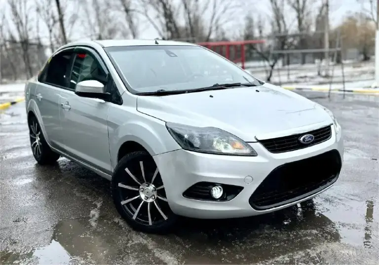 Ford фокус 2 рейсталинг 2012год.
Срочно очень срочно.
Цена 575 тыс. Руб.
Торг у капота. 1.6 механика.
Пробег 210
Авто в отличном состоянии вложений не требует не каких. Кузов выглядит отлично как на фото так и в живую. Без гнили без ржавчины, без вмятин и царапин, дно стаканы ланджероны пороги в отличном состоянии. Работает отлично масло не есть, не дымит, не троит, тянет хорошо. Коробка тоже в отличном состоянии. Ходовая вся перебрана вложений не требует. Очень мягка и комфортно без посторонних звуков. Салон в отличном состоянии чистый и ухоженный. Хорошая комплектация:кондиционер, гур, подогрев сидений, зеркал, эл. Подогрев лобового и заднего стекла, эл. Стеклоподьемники, мульти-руль, датчики света и дождя, также в авто установлено камера заднего вида, смарт зеркало, ксенон во всех фарах и туманках, дорогие литые диски r17 на зимней резине. Документы в полном порядке. Юредически чистая штрафов. Запретов, ограничений нет. Любое переоформление. Осмотр донецк
+79493114199
📲 Tg: @k_p1111
📞 Звоните: +7(949)3114199 - фотография - 3