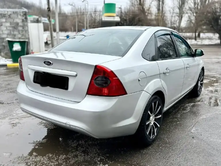 Ford фокус 2 рейсталинг 2012год.
Срочно очень срочно.
Цена 575 тыс. Руб.
Торг у капота. 1.6 механика.
Пробег 210
Авто в отличном состоянии вложений не требует не каких. Кузов выглядит отлично как на фото так и в живую. Без гнили без ржавчины, без вмятин и царапин, дно стаканы ланджероны пороги в отличном состоянии. Работает отлично масло не есть, не дымит, не троит, тянет хорошо. Коробка тоже в отличном состоянии. Ходовая вся перебрана вложений не требует. Очень мягка и комфортно без посторонних звуков. Салон в отличном состоянии чистый и ухоженный. Хорошая комплектация:кондиционер, гур, подогрев сидений, зеркал, эл. Подогрев лобового и заднего стекла, эл. Стеклоподьемники, мульти-руль, датчики света и дождя, также в авто установлено камера заднего вида, смарт зеркало, ксенон во всех фарах и туманках, дорогие литые диски r17 на зимней резине. Документы в полном порядке. Юредически чистая штрафов. Запретов, ограничений нет. Любое переоформление. Осмотр донецк
+79493114199
📲 Tg: @k_p1111
📞 Звоните: +7(949)3114199 - фотография - 4