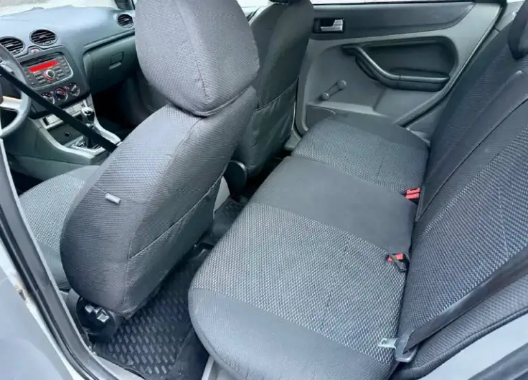 Ford фокус 2 рейсталинг 2012год.
Срочно очень срочно.
Цена 575 тыс. Руб.
Торг у капота. 1.6 механика.
Пробег 210
Авто в отличном состоянии вложений не требует не каких. Кузов выглядит отлично как на фото так и в живую. Без гнили без ржавчины, без вмятин и царапин, дно стаканы ланджероны пороги в отличном состоянии. Работает отлично масло не есть, не дымит, не троит, тянет хорошо. Коробка тоже в отличном состоянии. Ходовая вся перебрана вложений не требует. Очень мягка и комфортно без посторонних звуков. Салон в отличном состоянии чистый и ухоженный. Хорошая комплектация:кондиционер, гур, подогрев сидений, зеркал, эл. Подогрев лобового и заднего стекла, эл. Стеклоподьемники, мульти-руль, датчики света и дождя, также в авто установлено камера заднего вида, смарт зеркало, ксенон во всех фарах и туманках, дорогие литые диски r17 на зимней резине. Документы в полном порядке. Юредически чистая штрафов. Запретов, ограничений нет. Любое переоформление. Осмотр донецк
+79493114199
📲 Tg: @k_p1111
📞 Звоните: +7(949)3114199 - фотография - 9