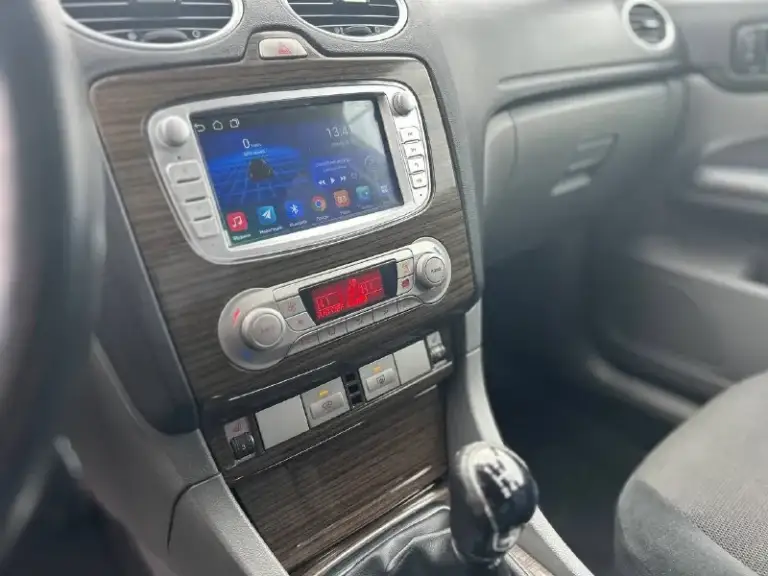 Продам ford фокус 2008 года выпуска мотор 1.8 125 лс пробег 140000 2 хозяин птс оригинал комплектация максимальная chia климат контроль двух зонный круиз контроль подогревы сидений обогрев лобового заднего стекол, и зеркал датчик дождя и света 4 эсп abs esp сигнализация автозапуском на зимней резине и титановых дисках кузов и салон в достойном состоянии все расходники заменил 1000км назад цена 575к торг тел +79493691587 +79495914279 telegram
📞 Звоните: +7(949)3691587 - фотография - 5