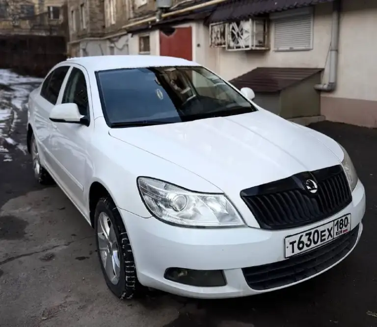 Продам личный автомобиль skoda octavia a5 1.8 tsi на классическом японском автомате aisin (не дсг)

Полностью обслуженный авто, вопросов и нареканий нет
Не чипованый, экология на месте
Пригонялся с чехии

Максимальная комплектация
С адаптивными ксенон фарами, мультирулем, круиз контролем, климат контролем, подогревом всех сидений, окон, огромный багажник, подвеска с пакетом плохих дорог (выше клиренс)

217 Родного пробега
Едет очень бодро, коробка переключает передачи отлично, пинков и прочего нет

Машину обслуживал всегда вовремя и денег на комплектующие не жалел
Менял масло летом каждые 5к, зимой 6
Двигатель масло не ест, нет никаких течей, абсолютно сухо под капотом

16 Колеса с дисками зима (шипы) и лето.

950 Тысяч, торг
+79787051015 - фотография - 5