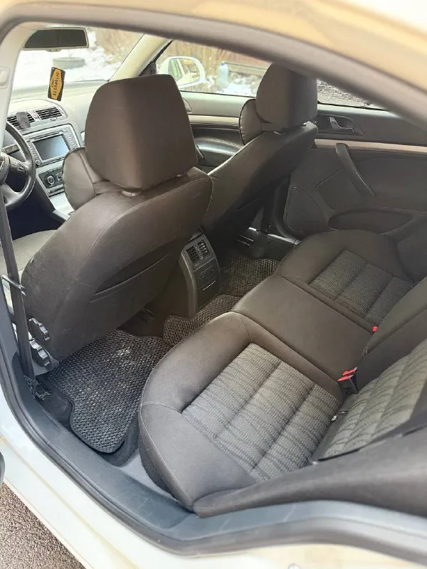 Продам личный автомобиль skoda octavia a5 1.8 tsi на классическом японском автомате aisin (не дсг)

Полностью обслуженный авто, вопросов и нареканий нет
Не чипованый, экология на месте
Пригонялся с чехии

Максимальная комплектация
С адаптивными ксенон фарами, мультирулем, круиз контролем, климат контролем, подогревом всех сидений, окон, огромный багажник, подвеска с пакетом плохих дорог (выше клиренс)

217 Родного пробега
Едет очень бодро, коробка переключает передачи отлично, пинков и прочего нет

Машину обслуживал всегда вовремя и денег на комплектующие не жалел
Менял масло летом каждые 5к, зимой 6
Двигатель масло не ест, нет никаких течей, абсолютно сухо под капотом

16 Колеса с дисками зима (шипы) и лето.

950 Тысяч, торг
+79787051015 - фотография - 7