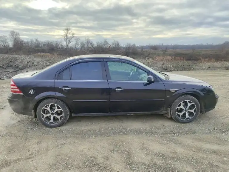 Продаже имеется ford mondeo 3, 2003 года выпуска, мотор 2.5 6 цилиндровый 170 л. С, автоматическая коробка передач, по мотору и акпп без вопросов, комплектация chia, полный электро пакет, климат контроль, подогрев лобового стекла, электро регулировка зеркал, подогрев передних сидений, электро регулировка передних сидений, пробег по одометру 335000 тысяч км, машина в не плохом состоянии едет хорошо, дыр нет вообще, резина зима в хорошем состоянии, по документам полный порядок, птс стс дкп все имеется, находится в нижней крынке 400000₽ лс или телеграм +79497205355
📞 Звоните: +7(949)7205355 - фотография - 2