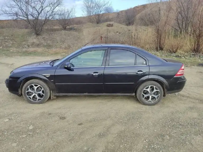 Продаже имеется ford mondeo 3, 2003 года выпуска, мотор 2.5 6 цилиндровый 170 л. С, автоматическая коробка передач, по мотору и акпп без вопросов, комплектация chia, полный электро пакет, климат контроль, подогрев лобового стекла, электро регулировка зеркал, подогрев передних сидений, электро регулировка передних сидений, пробег по одометру 335000 тысяч км, машина в не плохом состоянии едет хорошо, дыр нет вообще, резина зима в хорошем состоянии, по документам полный порядок, птс стс дкп все имеется, находится в нижней крынке 400000₽ лс или телеграм +79497205355
📞 Звоните: +7(949)7205355 - фотография - 4