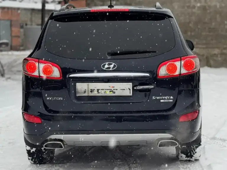 Hyundai santa fe рестайлинг,2011 г. ,двигатель 2.4,родной пробег 255т. Км, установлено гбо фирмы brc, коробка 6ст. Автомат и полный привод с блокировкой, корейская сборка, максимальная комплектация, помощь при спуске с горы, бесключевой доступ, круиз контроль и 2-х зонный климат, камера заднего вида, парктроник, датчик света, салон в отличном состоянии, по кузову без дтп, есть 2 окраса остальное в заводе,2 хозяина, все работает, ошибок нет,2 ключа, переоформление без проблем.
💰Цена-1 230 000р
🌐 Г. Донецк
☎Звоните+79493162361
📞 🇷🇺 Звоните: +79493162361 - фотография - 4