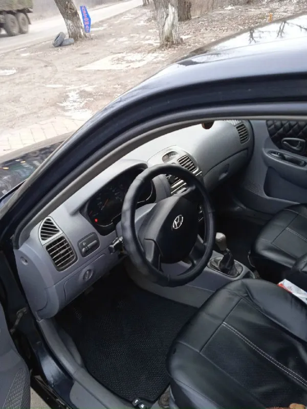 Продам машину в хорошем состоянии, hyundai акцент 1.5,16 кл,2006 г. В,178500км, я собственник, владею машиной 2 года, за время эксплуатации ни разу не подвела, в машине имеются:4 электр. Стек. Подьемника, кондиционер заправлен, радиатор печки новый, печка греет хорошо, тонировка американка, хорошая музыка, лед лампы, все расходники менялись вовремя. Комплект хорошей летней резины на красивых легкосплавных дисках. Техосмотр пройден. Полное переоформление в мрэо. 400т. Руб. Тел:+79495126406
📞 Звоните: +7(949)5126406 - фотография - 3