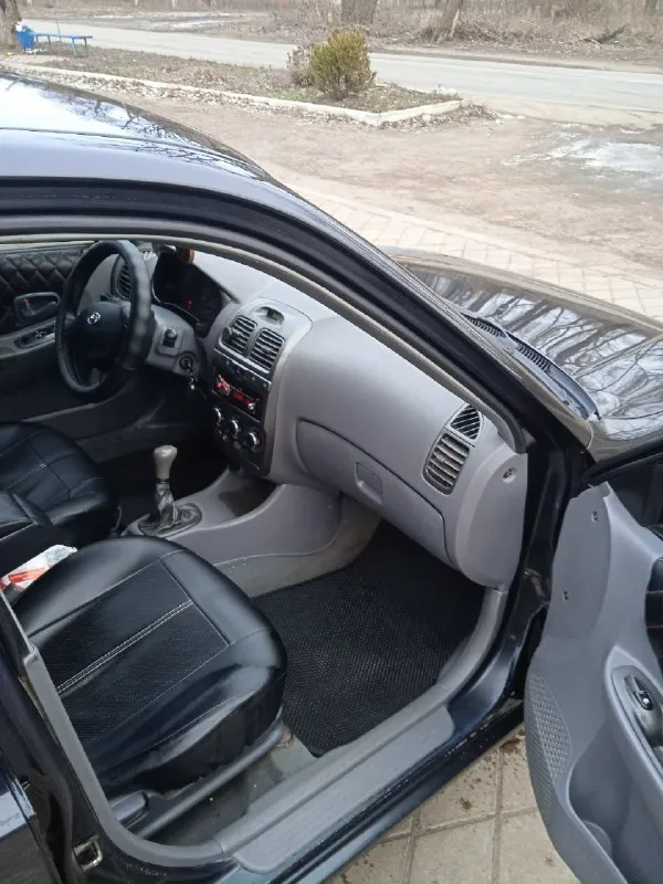 Продам машину в хорошем состоянии, hyundai акцент 1.5,16 кл,2006 г. В,178500км, я собственник, владею машиной 2 года, за время эксплуатации ни разу не подвела, в машине имеются:4 электр. Стек. Подьемника, кондиционер заправлен, радиатор печки новый, печка греет хорошо, тонировка американка, хорошая музыка, лед лампы, все расходники менялись вовремя. Комплект хорошей летней резины на красивых легкосплавных дисках. Техосмотр пройден. Полное переоформление в мрэо. 400т. Руб. Тел:+79495126406
📞 Звоните: +7(949)5126406 - фотография - 4