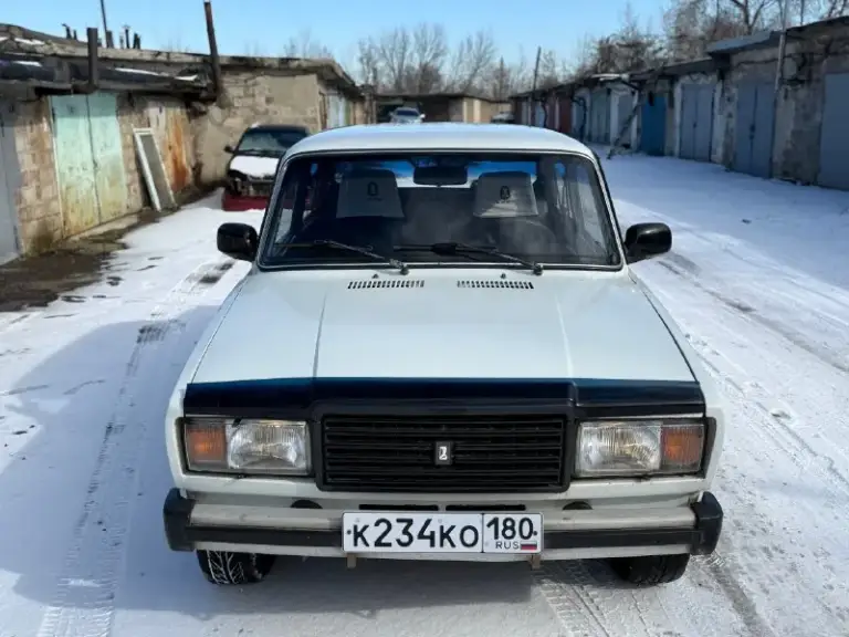 💶 Цена: 220000 ₽
🚘 Марка / модель: ваз 2107
📅 Год выпуска: 1993
📊 Пробег:98.500 км.
⛽ Двигатель: бензин 1.5
🔧 Тип кпп: механика 5 ступка.
🛞Привод: задний.
Описание: машина в очень хорошем состоянии, технически без вложений вообще.
Двигатель с коробкой на 5+
Вся ходовая новая: все тяги, шаровые, сайлентблоки, амортизаторы, пружины, новые супорта и колодки.
Дно и пороги заводские, кузов в сварке не нуждается совсем.
По электрике всё работает: печка, обогрев заднего стекла, свет, музыка.
Резина новая, тел +79494007165 донецк

📞 Звоните: +7(949)4007165 - фотография - 2