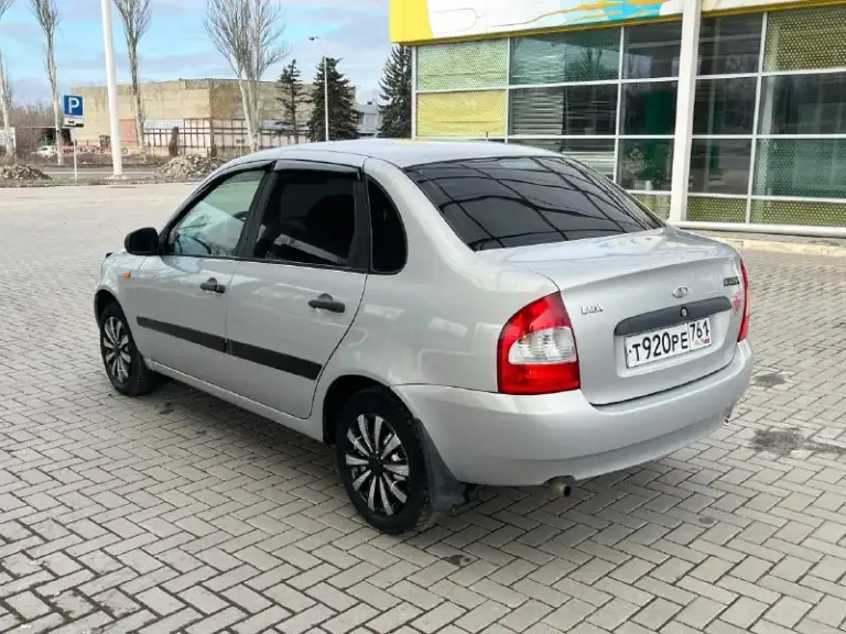 Продам ваз калину в кузове седан.
Ваз 1118
Ваз kalina
Кому как удобно)
Автомобиль в отличном состоянии, двигатель 16-клапанный, работает ровно, масло не берёт.
Ходовая мягкая как мячик.
Кузов в хорошем состоянии никогда не требовал сварки и ей не подвергался, за машиной следили обрабатывали, и не запускали.
Кондиционер работает, радиатор печки новый, грм поменял вместе с помпой( можем открыть и увидеть все своими глазами).
Подогревы сидений так же жарят, обогрев заднего стекла работает вместе с обогревом зеркал.
Работают все лампочки, каждая кнопочка. По музыке так же стоят хорошие динамики, и новая магнитола.
За машину не стыдно, есть один момент, о нем по телефону.
По документам чистая как слеза младенца, а так же важно, есть тех. Осмотр.
Если есть вопросы могу ответить по телефону
Цена 390.000 торг
+7949-024-12-22

📞 Звоните: +7(949)0241222 - фотография - 5