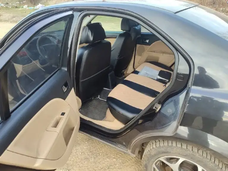 Продаже имеется ford mondeo 3, 2003 года выпуска, мотор 2.5 6 цилиндровый 170 л. С, автоматическая коробка передач, по мотору и акпп без вопросов, комплектация chia, полный электро пакет, климат контроль, подогрев лобового стекла, электро регулировка зеркал, подогрев передних сидений, электро регулировка передних сидений, пробег по одометру 335000 тысяч км, машина в не плохом состоянии едет хорошо, дыр нет вообще, резина зима в хорошем состоянии, по документам полный порядок, птс стс дкп все имеется, находится в нижней крынке 400000₽ +79497205355 - фотография - 6