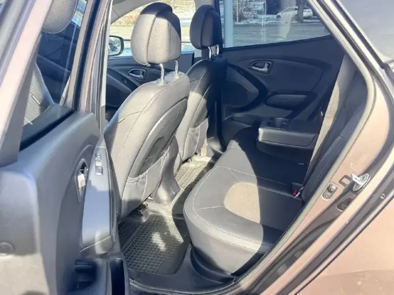 К вашему вниманию hyundai ix35 2014 года мотор 2.0 бензин
Пробег 132 тыс
В идеальном состоянии как по кузову так и технически
Мотор работает отдично тихо без посторонних шумов
Коробка работает как нужно переключает плавно не пинает не задерживает
Все в идеале
Автомобиль в родном окрасе
Без дтп!
Все стекла родные!!!
В этом автомобиле есть все для комфортной езды.
Юридически чистый автомобиль!!!
Продажа по договору купли-продажи или через мрэо!!!!
Комплектация
-Датчик света:
-Датчик дождя:
-Круиз контроль:
-Доводчики стёкол:
-Подогревы всех сидений:
-Помощь при спуске:
-Адаптивные фары:
-Парктроники:
-4 Стекло подъёмника:
-Электро зеркала:
-Подогрев зеркал заднего вида:
-Бортовой компьютер:
-Регистрация р. Ф 🇷🇺🇷🇺🇷🇺
Цена 1 420 000
Тел +79495095858
Тел +79895435743 телега ватсап - фотография - 10