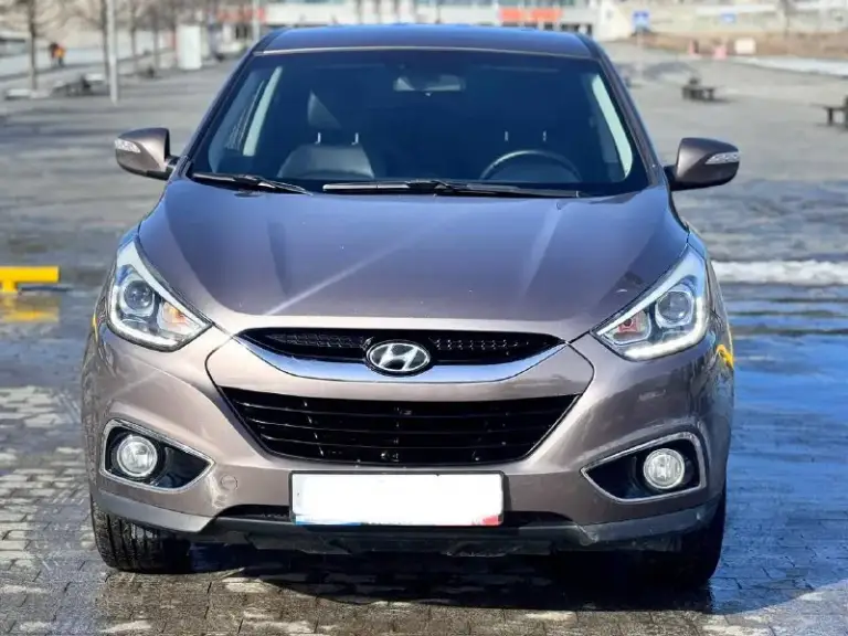 К вашему вниманию hyundai ix35 2014 года мотор 2.0 бензин
Пробег 132 тыс
В идеальном состоянии как по кузову так и технически
Мотор работает отдично тихо без посторонних шумов
Коробка работает как нужно переключает плавно не пинает не задерживает
Все в идеале
Автомобиль в родном окрасе
Без дтп!
Все стекла родные!!!
В этом автомобиле есть все для комфортной езды.
Юридически чистый автомобиль!!!
Продажа по договору купли-продажи или через мрэо!!!!
Комплектация
-Датчик света:
-Датчик дождя:
-Круиз контроль:
-Доводчики стёкол:
-Подогревы всех сидений:
-Помощь при спуске:
-Адаптивные фары:
-Парктроники:
-4 Стекло подъёмника:
-Электро зеркала:
-Подогрев зеркал заднего вида:
-Бортовой компьютер:
-Регистрация р. Ф 🇷🇺🇷🇺🇷🇺
Цена 1 420 000
Тел +79495095858
Тел +79895435743 телега ватсап - фотография - 2