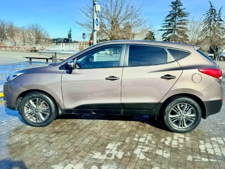 К вашему вниманию hyundai ix35 2014 года мотор 2.0 бензин
Пробег 132 тыс
В идеальном состоянии как по кузову так и технически
Мотор работает отдично тихо без посторонних шумов
Коробка работает как нужно переключает плавно не пинает не задерживает
Все в идеале
Автомобиль в родном окрасе
Без дтп!
Все стекла родные!!!
В этом автомобиле есть все для комфортной езды.
Юридически чистый автомобиль!!!
Продажа по договору купли-продажи или через мрэо!!!!
Комплектация
-Датчик света:
-Датчик дождя:
-Круиз контроль:
-Доводчики стёкол:
-Подогревы всех сидений:
-Помощь при спуске:
-Адаптивные фары:
-Парктроники:
-4 Стекло подъёмника:
-Электро зеркала:
-Подогрев зеркал заднего вида:
-Бортовой компьютер:
-Регистрация р. Ф 🇷🇺🇷🇺🇷🇺
Цена 1 420 000
Тел +79495095858
Тел +79895435743 телега ватсап - фотография - 7