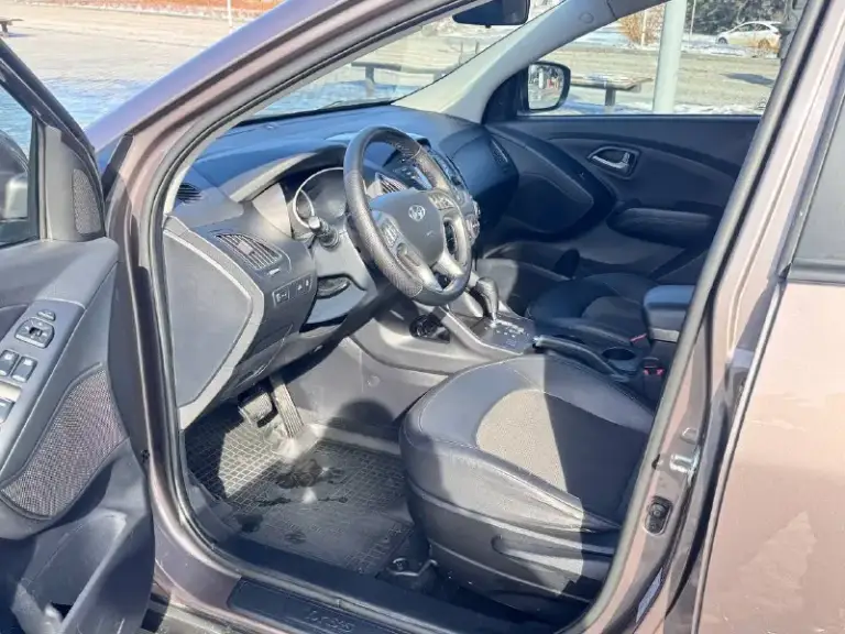 К вашему вниманию hyundai ix35 2014 года мотор 2.0 бензин
Пробег 132 тыс
В идеальном состоянии как по кузову так и технически
Мотор работает отдично тихо без посторонних шумов
Коробка работает как нужно переключает плавно не пинает не задерживает
Все в идеале
Автомобиль в родном окрасе
Без дтп!
Все стекла родные!!!
В этом автомобиле есть все для комфортной езды.
Юридически чистый автомобиль!!!
Продажа по договору купли-продажи или через мрэо!!!!
Комплектация
-Датчик света:
-Датчик дождя:
-Круиз контроль:
-Доводчики стёкол:
-Подогревы всех сидений:
-Помощь при спуске:
-Адаптивные фары:
-Парктроники:
-4 Стекло подъёмника:
-Электро зеркала:
-Подогрев зеркал заднего вида:
-Бортовой компьютер:
-Регистрация р. Ф 🇷🇺🇷🇺🇷🇺
Цена 1 420 000
Тел +79495095858
Тел +79895435743 телега ватсап - фотография - 9