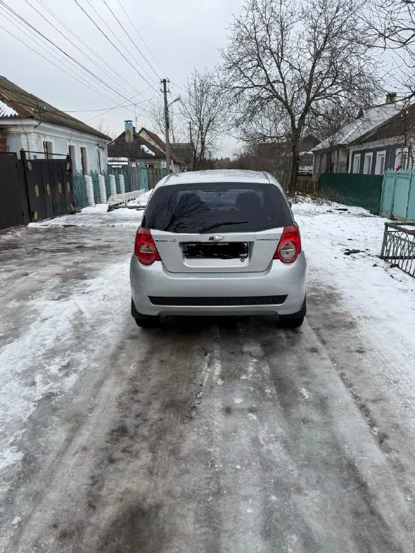 Продам chevrolet авео 2008г,3дв хетчбек двигатель 1.5,пробег 201000км, кпп механика. Авто с салона в одних руках, есть вся история обслуживания авто. Машина не гнилая, пороги и днище в отличном состоянии, красился предний бампер и правое передние крыло, остальные детали в родной краске.
На 197тыс была замена масла в двс, рулевая рейка (новая), фильтра все включая топливный, тормозные диски и колодки, саленблоки подрамника, и еще по мелочи.
Комплектация:кондиционер, стеклоподъемники с доводчиком, абс, электрозеркала.
Цена 450.000 рублей
Вопросы по телефону +79495177632
📞 Звоните: +7(949)5177632 - фотография - 5