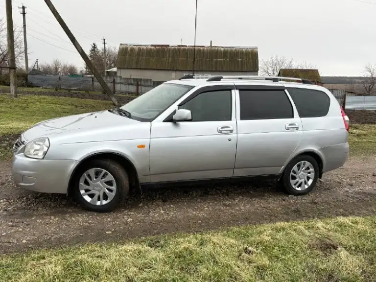 Продам lada priora приора (универсал) 2010г пробег 195т. Км. Автомобиль в очень хорошем состоянии. Все стекла заводские включая лобовое, ничего варить, красить не нужно. Двигатель 1.6 16 кл. ( комплект грм поменян)
Комплектация( кондиционер, эур, абс, передние стеклоподъемники, подушка безопасности, электрорегулировка зеркал и подогрев, центральный замок). Установлена сигнализация starline с автозапуском, штатная музыка.
Документы чистые, любое переоформление
Цена 395.т. ₽ хороший торг у капота
Осмотр г. Новоазовск
Т. +79493183670
Т. +79493137598 - фотография - 2