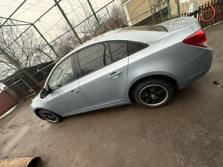 Продам   chevrolet cruze 2010 года 146 тыс пробега, я собственник, по технике без нареканий на 5+ все вопросы по телефону +79497242696
Цена 730 торг у капота. Возможен обмен в обе стороны.
📞 Звоните: +7(949)7242696 - фотография - 1