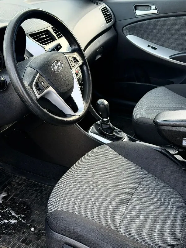 Hyundai solaris
Цена-740.000руб
Год-2012
Мотор-1.4
Привод-передний
Коробка-механика
Пробег-190.000км
Два хозяина!
Хорошая комплектация:
Кондиционер
Полный электростеклопакет
Электрорегулировка зеркал
Подогрев передних сидений
Подогрев переднего и заднего стекла
Мультируль
Сенсорная мультимедиа с камерой заднего вида
Bluetooth, aux, usb
Хорошая музыка
Новая зимняя резина
Г. Торез
☎️ +79495612902 - фотография - 7