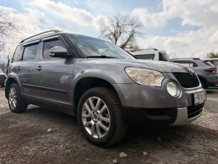 Продам skoda yeti.
Год: 2010🔥🔥
Объем: 1.2 tsi🚀🚀
Пробег: 190.000🤌
Коробка: ат🥱
Двигатель автомобиля после капитального ремонта, ещё на обкатке.
Коробка dsg заменен мехатроник, установлено новое сцепление и маховик.
В родном окрасе.
Обслуженный автомобиль.
Комплектация:
Музыка bollero,
Полный электро стекло пакет,
Электро регулировка, складывание зеркал, подогрев зеркал,
Подогрев заднего стекла,
Задние парктроники,
Мультимедия с bluetooth,
Подогрев передних сидений,
Кондиционер,
Датчик света/дождя,
Круиз-контроль.
Цена: 830.000 российских тугриков😁
+79499790921.
📞 Звоните: +7(949)9790921 - фотография - 2