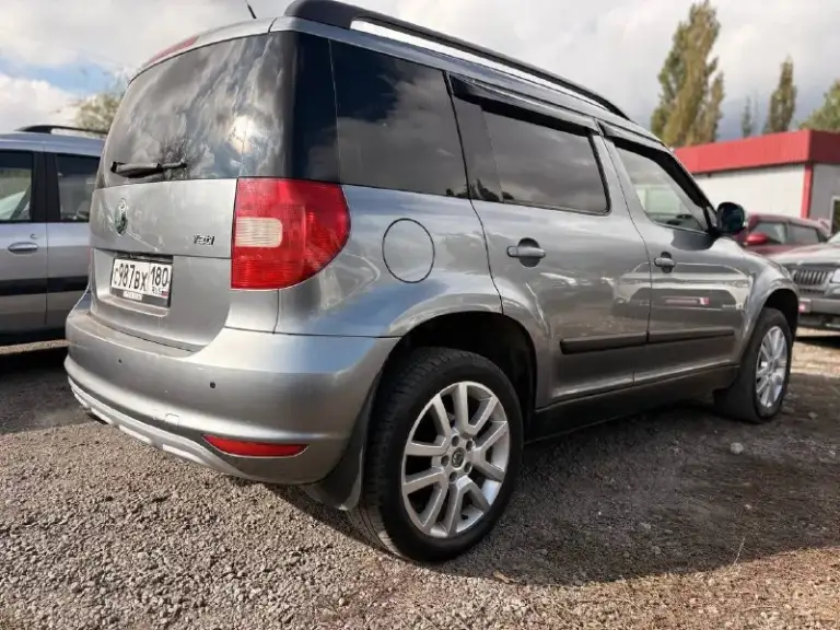 Продам skoda yeti.
Год: 2010🔥🔥
Объем: 1.2 tsi🚀🚀
Пробег: 190.000🤌
Коробка: ат🥱
Двигатель автомобиля после капитального ремонта, ещё на обкатке.
Коробка dsg заменен мехатроник, установлено новое сцепление и маховик.
В родном окрасе.
Обслуженный автомобиль.
Комплектация:
Музыка bollero,
Полный электро стекло пакет,
Электро регулировка, складывание зеркал, подогрев зеркал,
Подогрев заднего стекла,
Задние парктроники,
Мультимедия с bluetooth,
Подогрев передних сидений,
Кондиционер,
Датчик света/дождя,
Круиз-контроль.
Цена: 830.000 российских тугриков😁
+79499790921.
📞 Звоните: +7(949)9790921 - фотография - 4
